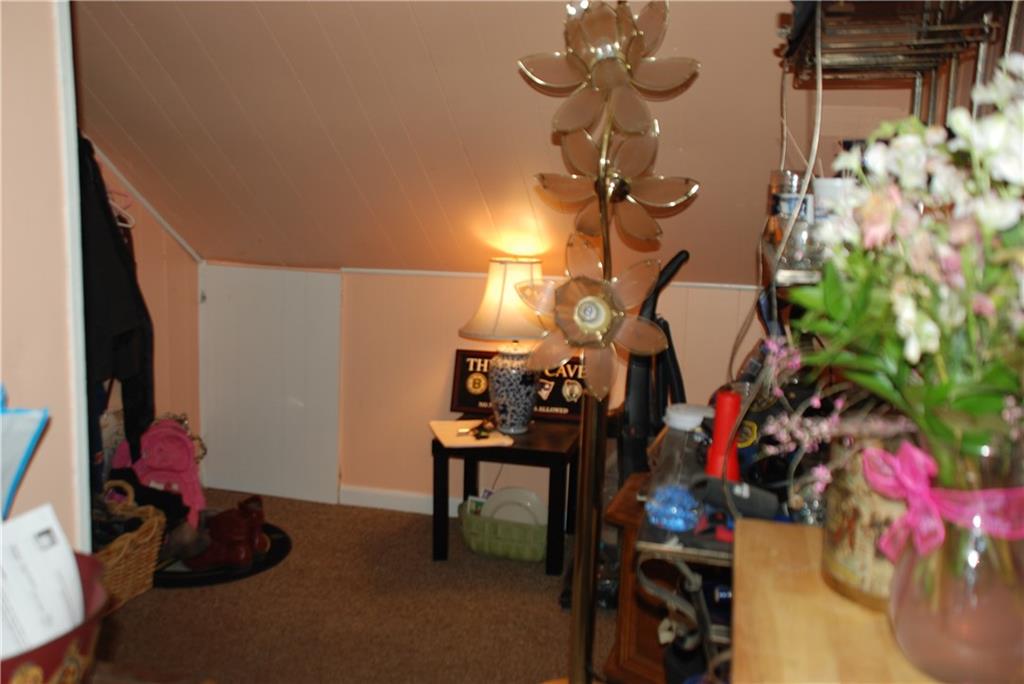 2 Bishop Avenue, Seekonk, MA 02771
