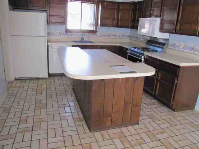 83 Beekman DriveAgawam, MA, 01001Hampden County