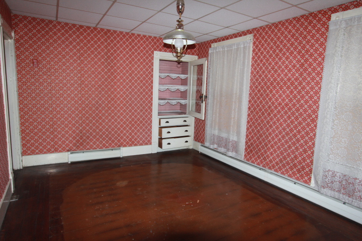 23 Cottage StreetWest Brookfield, MA, 01585Worcester County