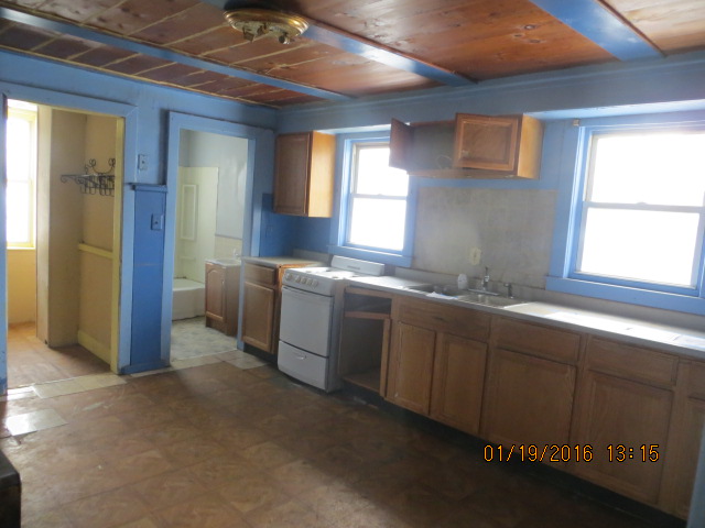 15r Barnum StTaunton, MA, 02780Bristol County