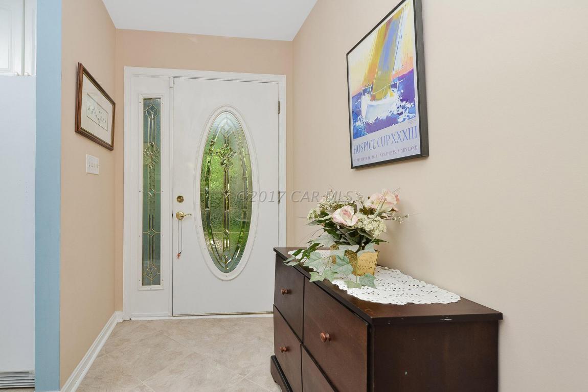9 Dove Ln, Berlin, MD 21811