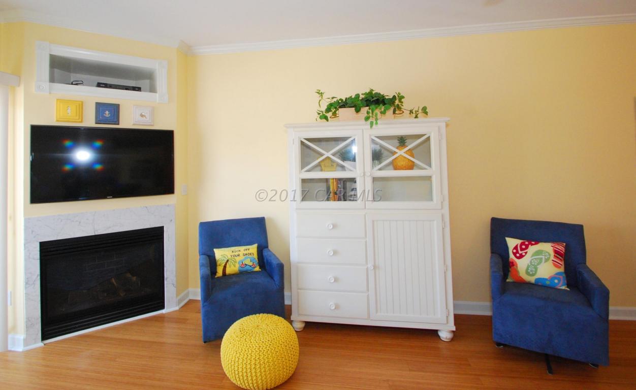 9 90th St, Ocean City, MD 21842