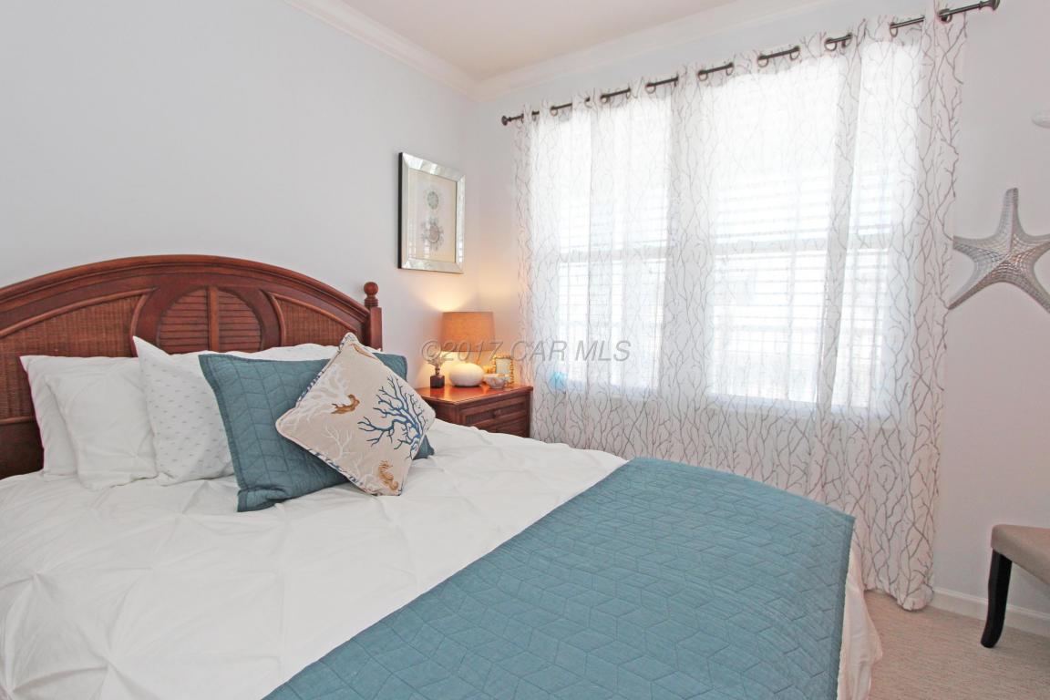 39 W Fountain Dr, Ocean City, MD 21842