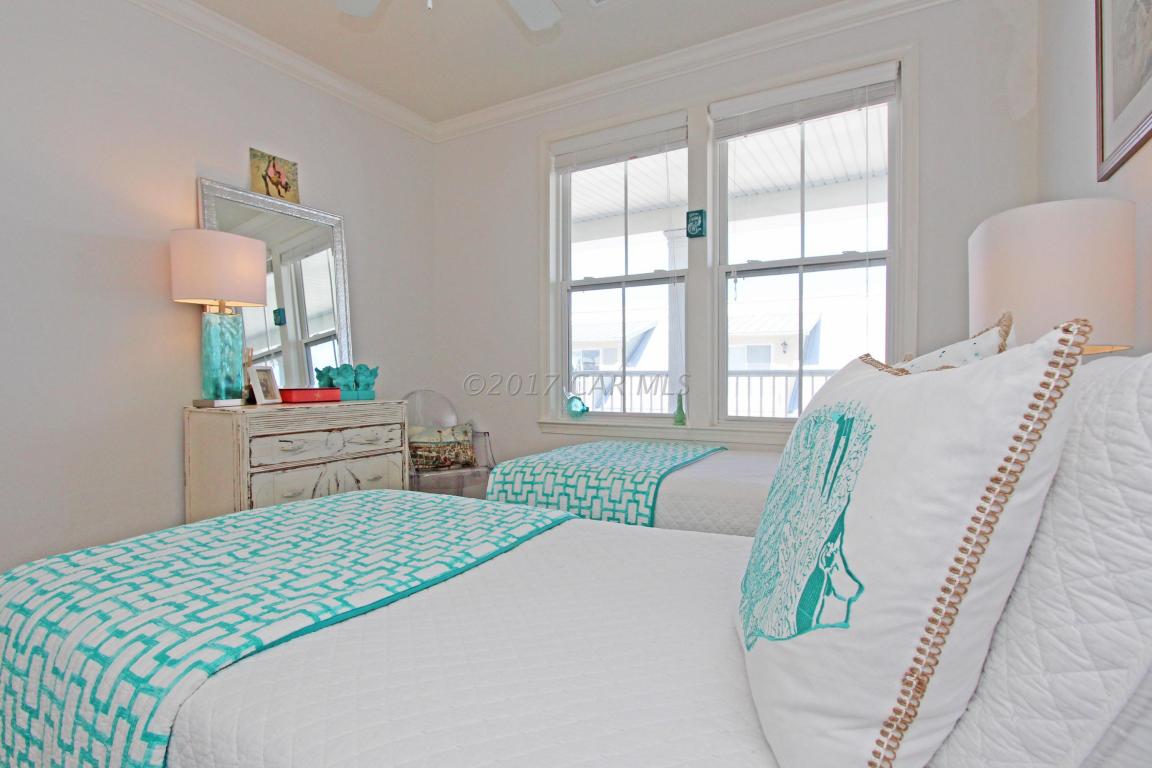 39 W Fountain Dr, Ocean City, MD 21842
