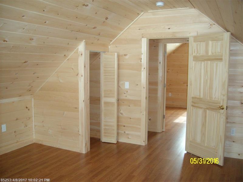 13 Merrifield CIR, Sebago, ME 04029