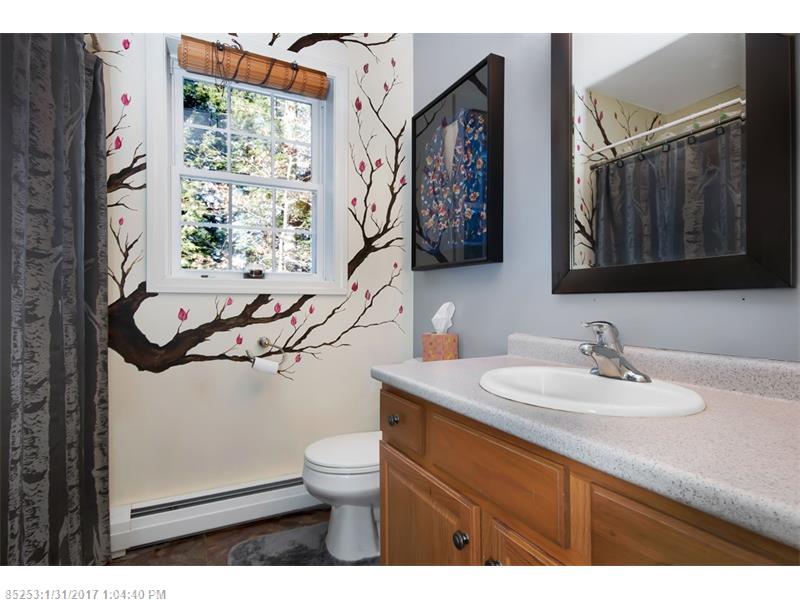 37 Silver LN, Limerick, ME 04048