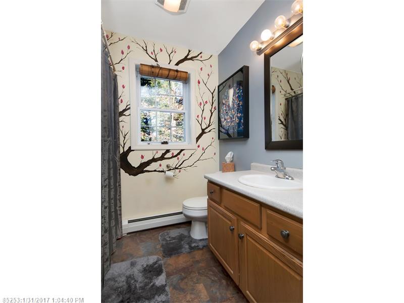 37 Silver LN, Limerick, ME 04048