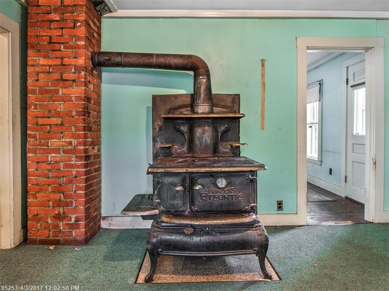 595 Harpswell Neck RD, Harpswell, ME 04066