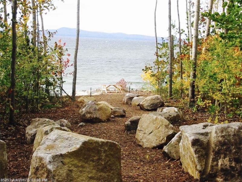 370 Leisure LN, Frye Island, ME 04071