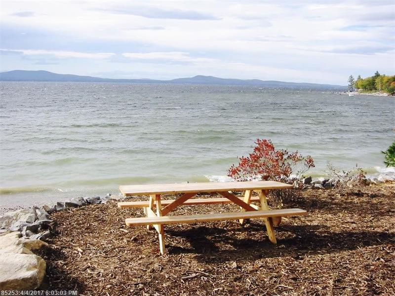 370 Leisure LN, Frye Island, ME 04071
