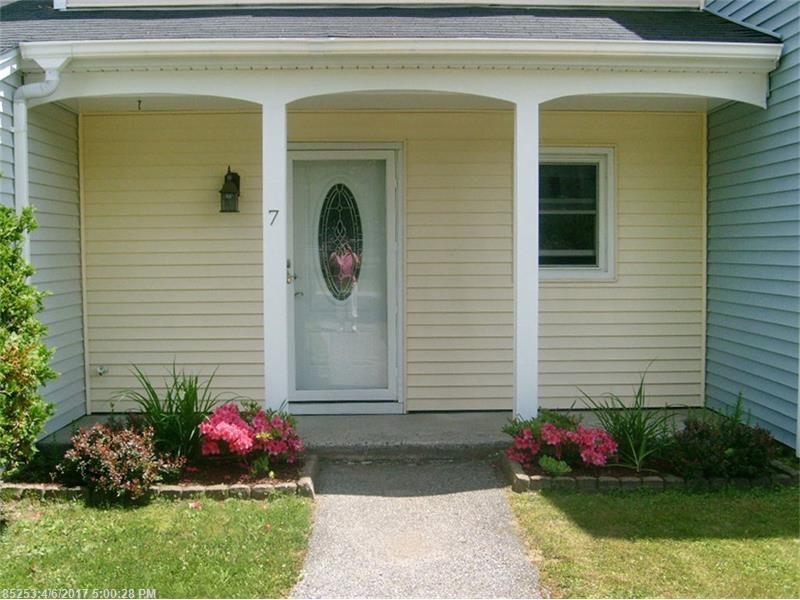 1 Village Green DR 7, Saco, ME 04072
