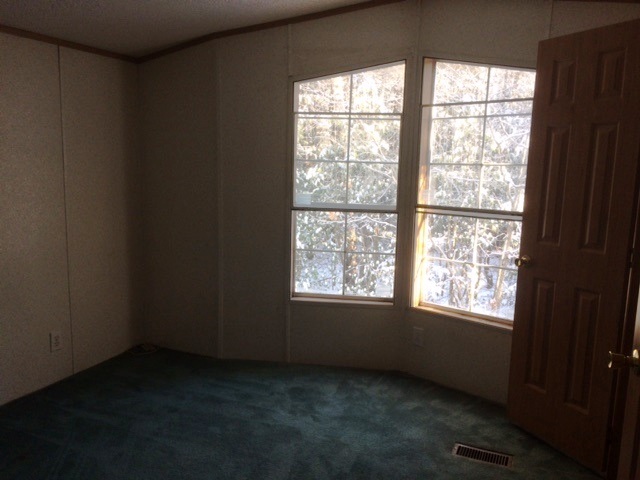 35 Linscott RdSanford, ME, 04073York County