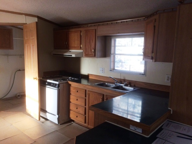 35 Linscott RdSanford, ME, 04073York County