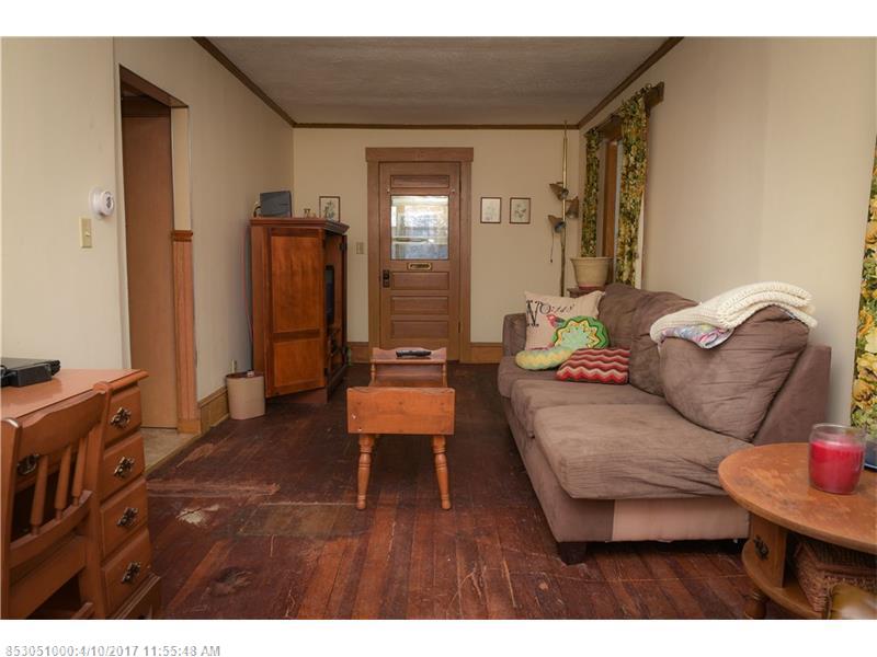 9 Harding St, Sanford, ME 04073