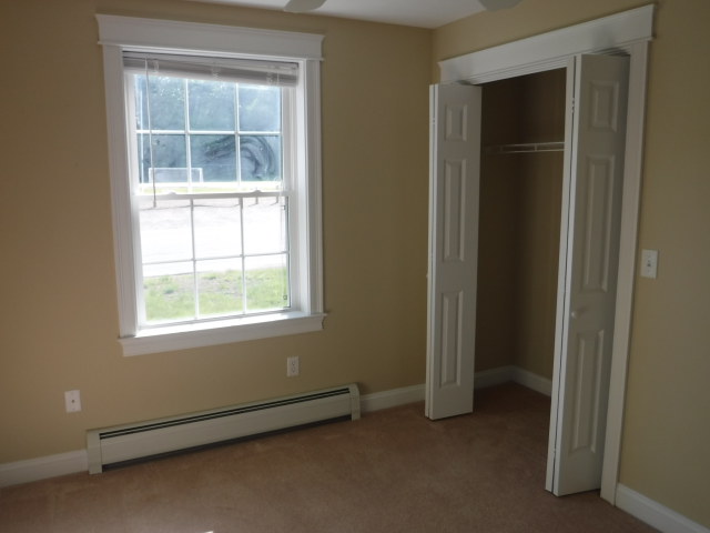74 North AveSanford, ME, 04073York County