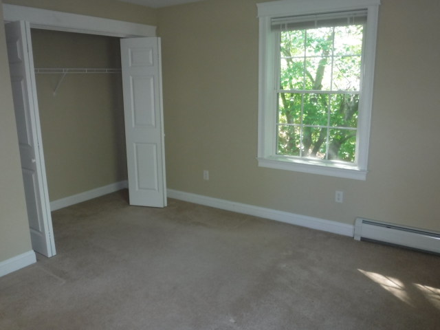 74 North AveSanford, ME, 04073York County
