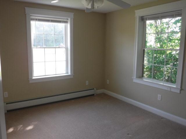 74 North AveSanford, ME, 04073York County