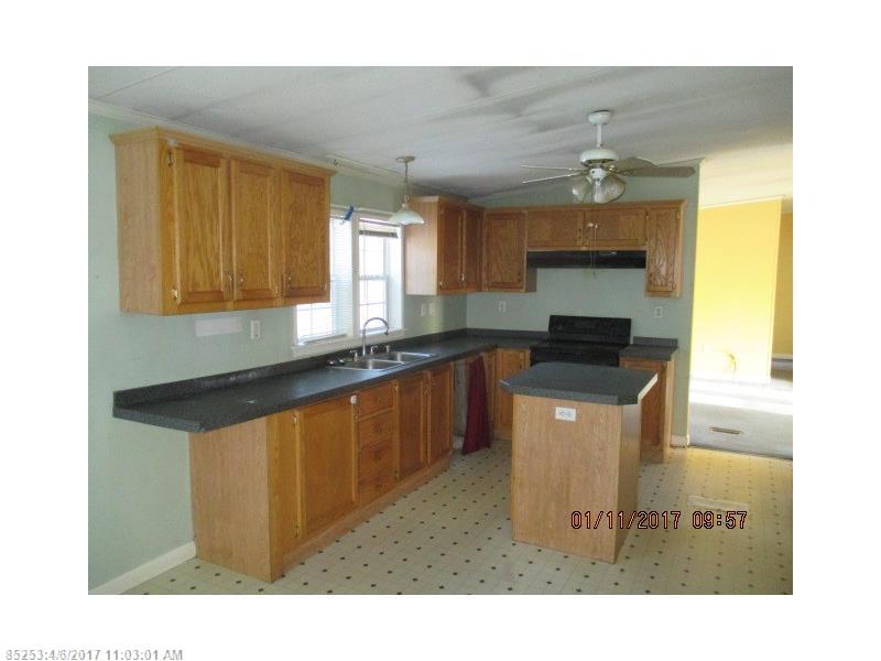 20 Danielle DR, Topsham, ME 04086