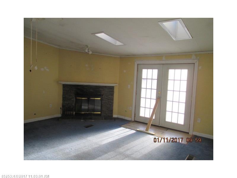 20 Danielle DR, Topsham, ME 04086