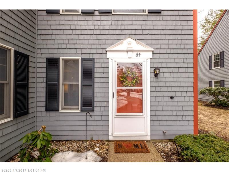 64 Munroe LN 64, Topsham, ME 04086