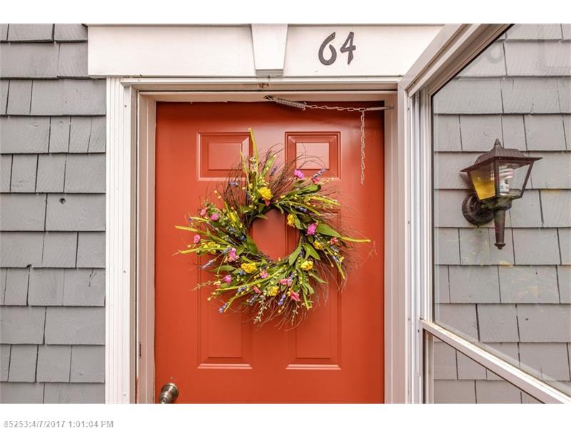 64 Munroe LN 64, Topsham, ME 04086