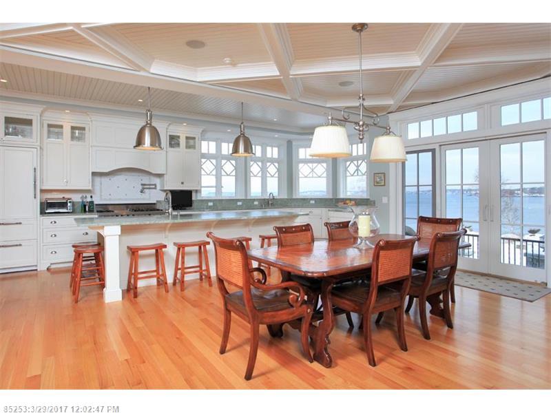 7 Cragmoor RD, Cape Elizabeth, ME 04107