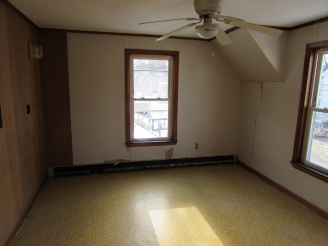 386 Court StAuburn, ME, 04210Androscoggin County