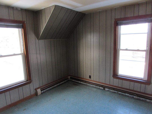 386 Court StAuburn, ME, 04210Androscoggin County
