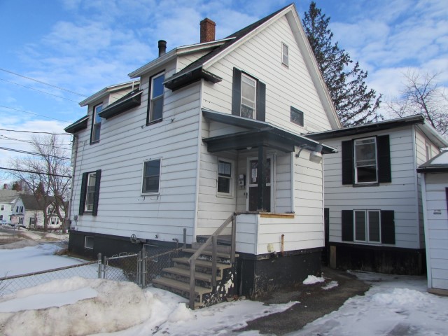 386 Court StAuburn, ME, 04210Androscoggin County
