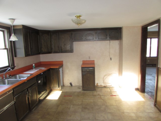 386 Court StAuburn, ME, 04210Androscoggin County
