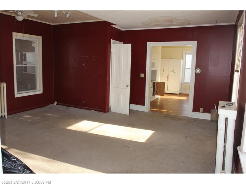116 Newbury ST, Auburn, ME 04210