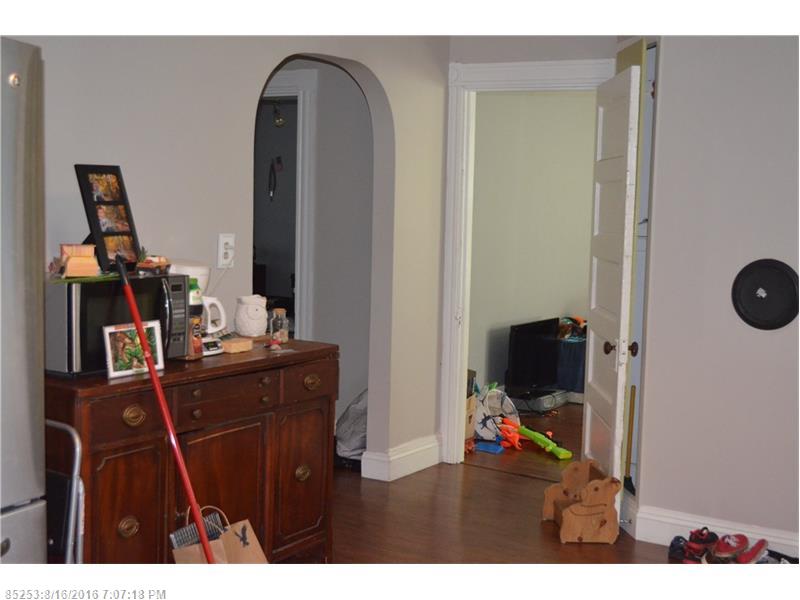 9 Hazel ST, Auburn, ME 04210