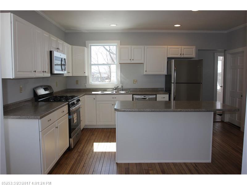 20 CHARLES ST, Auburn, ME 04210