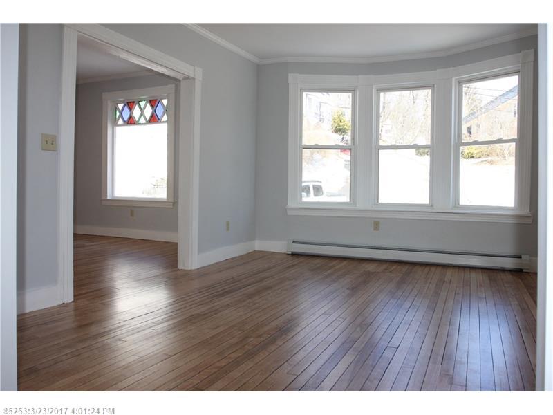 20 CHARLES ST, Auburn, ME 04210