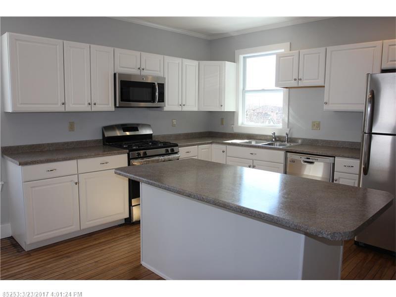 20 CHARLES ST, Auburn, ME 04210