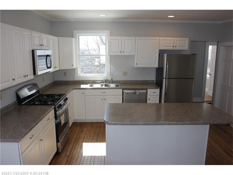 20 CHARLES ST, Auburn, ME 04210