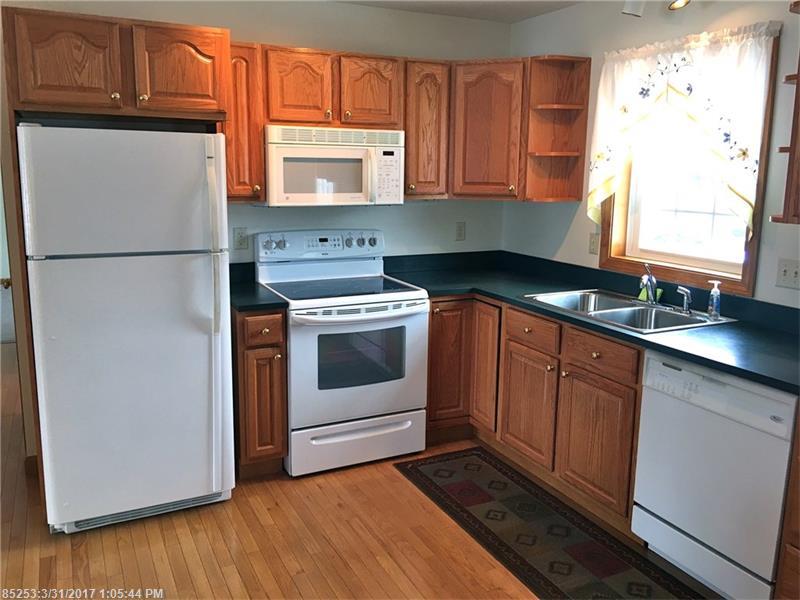 9 Topaz Circle 9, Auburn, ME 04210