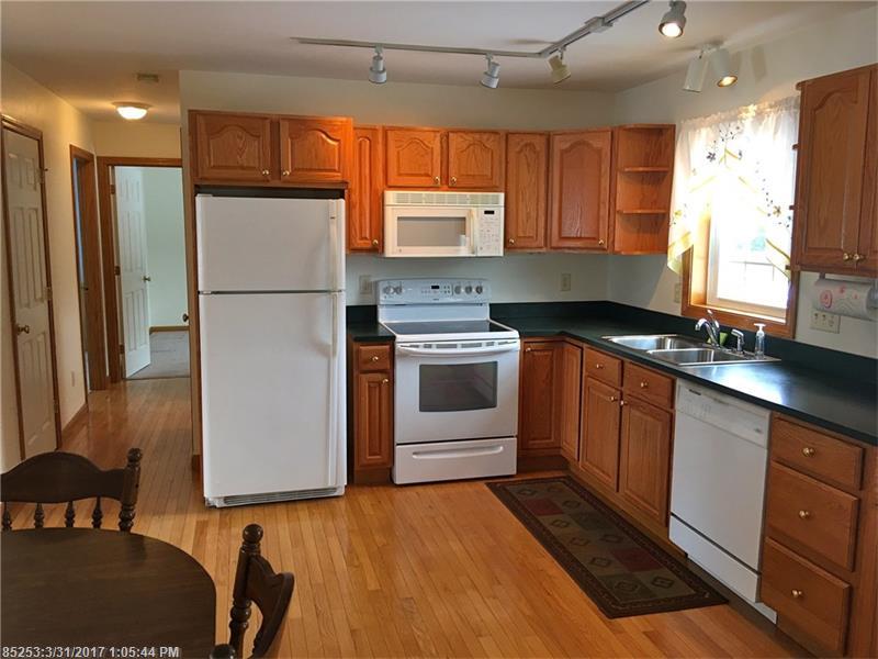 9 Topaz Circle 9, Auburn, ME 04210
