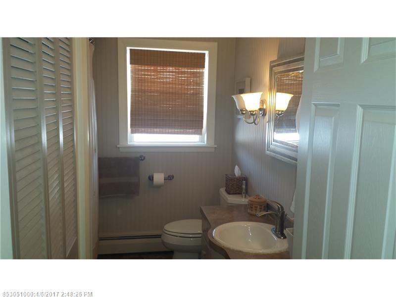 515 Merrow Rd, Auburn, ME 04210