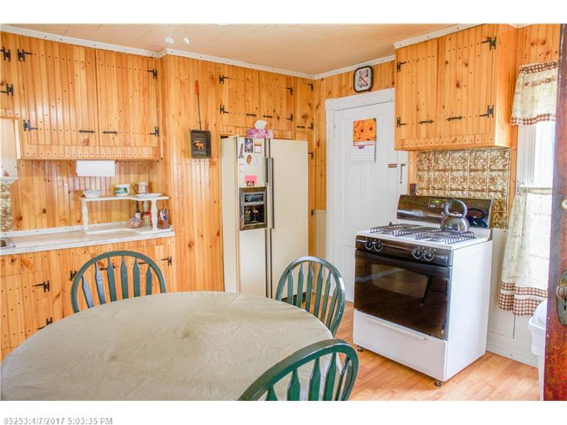 946 US Route 2 W, Dixfield, ME 04224