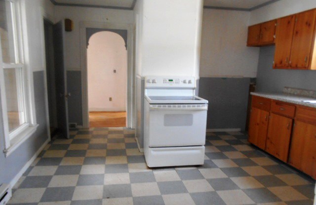 37 Sylvan AvenueLewiston, ME, 04240Androscoggin County