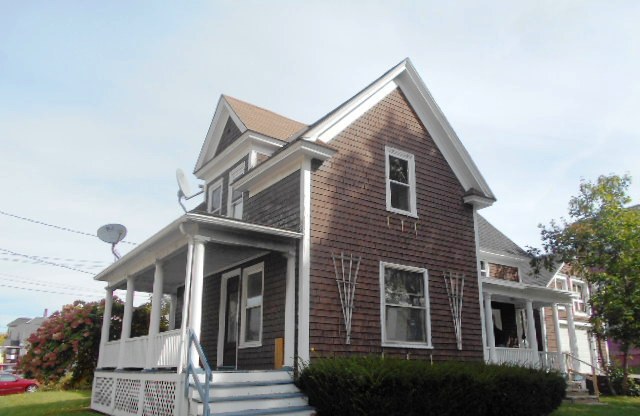 37 Sylvan AvenueLewiston, ME, 04240Androscoggin County