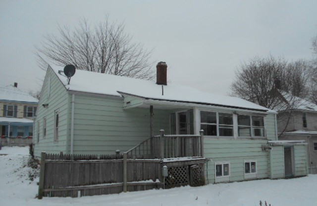 20 Highland AveLewiston, ME, 04240Androscoggin County