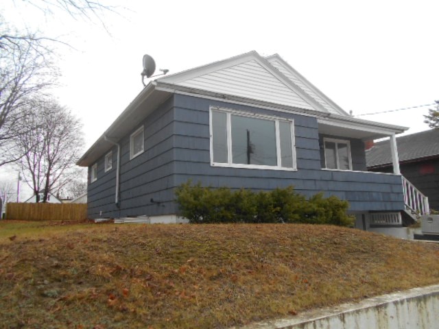 65 Baird AveLewiston, ME, 04240Androscoggin County