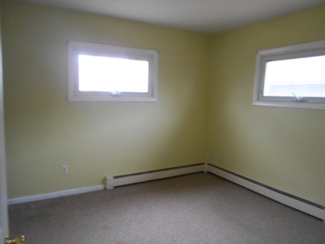 65 Baird AveLewiston, ME, 04240Androscoggin County