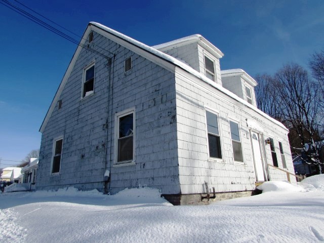 42 Pleasant StLewiston, ME, 04240Androscoggin County