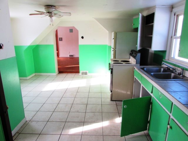 42 Pleasant StLewiston, ME, 04240Androscoggin County