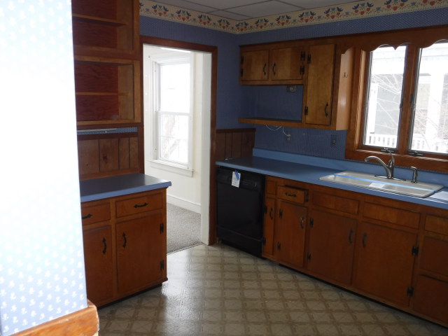 6 Brann AveLewiston, ME, 04240Androscoggin County