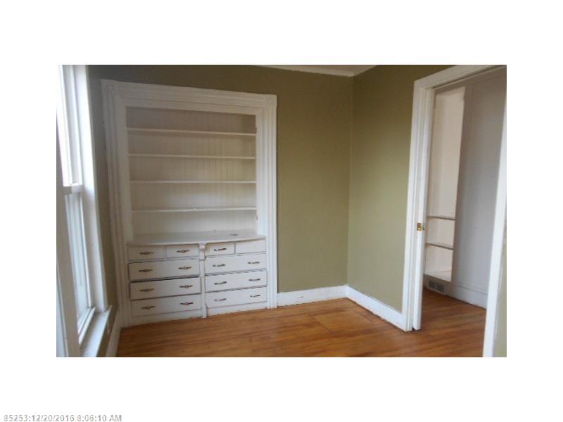 37 Sylvan RD, Lewiston, ME 04240