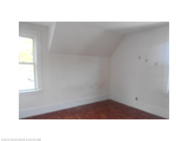 37 Sylvan RD, Lewiston, ME 04240